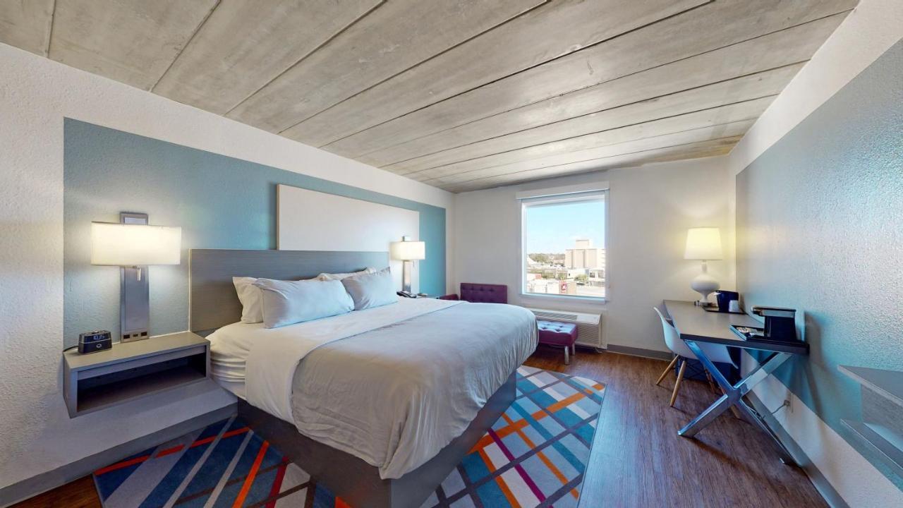 Aggieland Boutique Hotel College Station Exterior foto